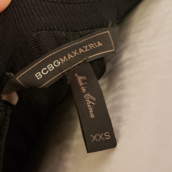 BCBGMAXAZRIA off the shoulder top - Picture 3 of 3